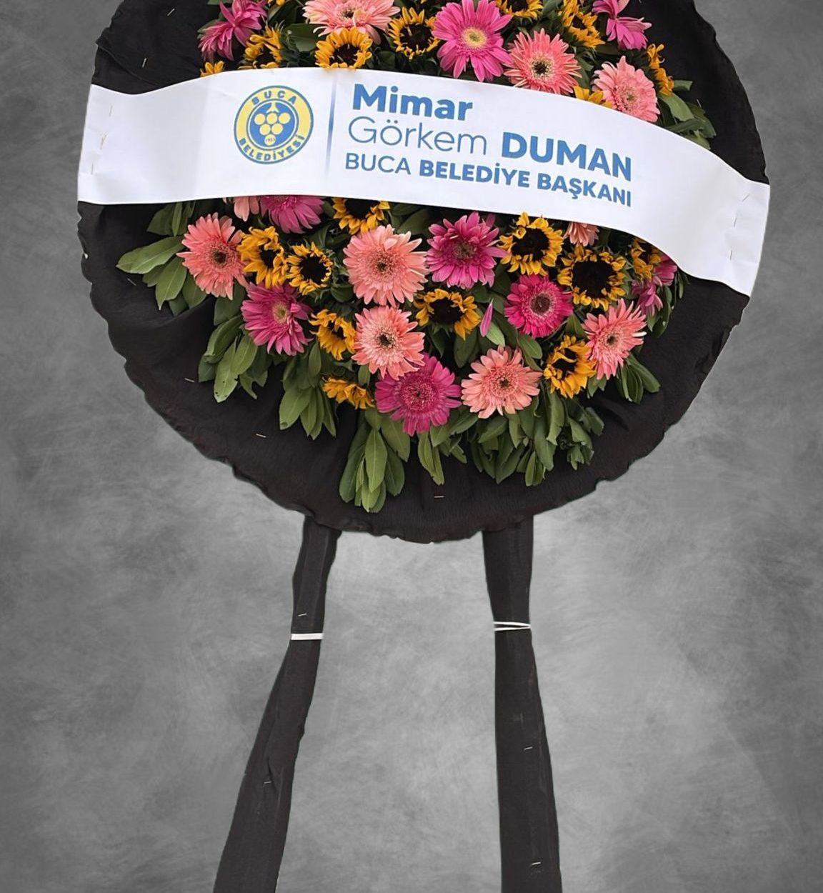 CENAZE-MERASİM CANLI PEMBE GERBERA AYÇİÇEK ÇELENK