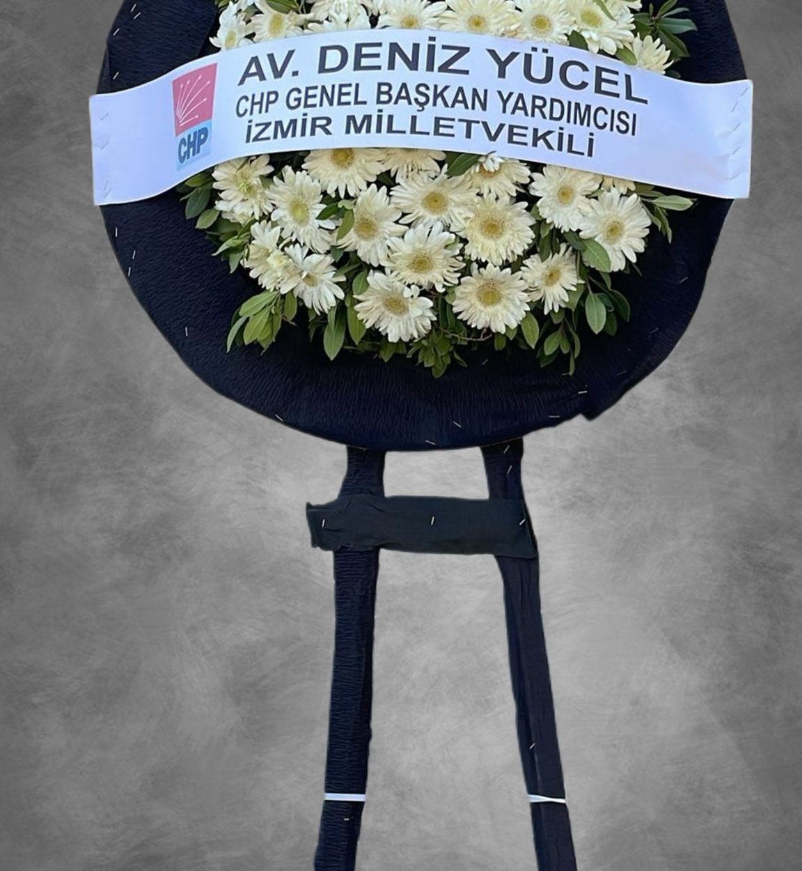 CENAZE-MERASİM CANLI BEYAZ GERBERA  ÇELENK