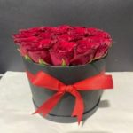 Siyah Silindir Kutuda Kırmızı Güller ARJ0019