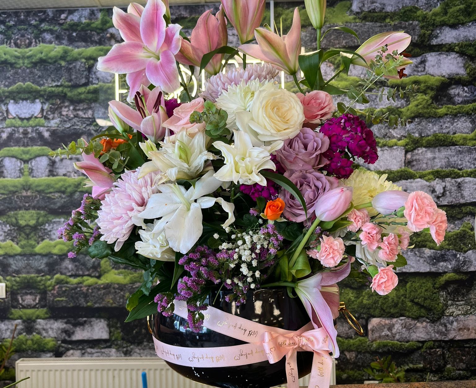 Premium Siyah Porselen Saksıda Premium Aranjman.85cm