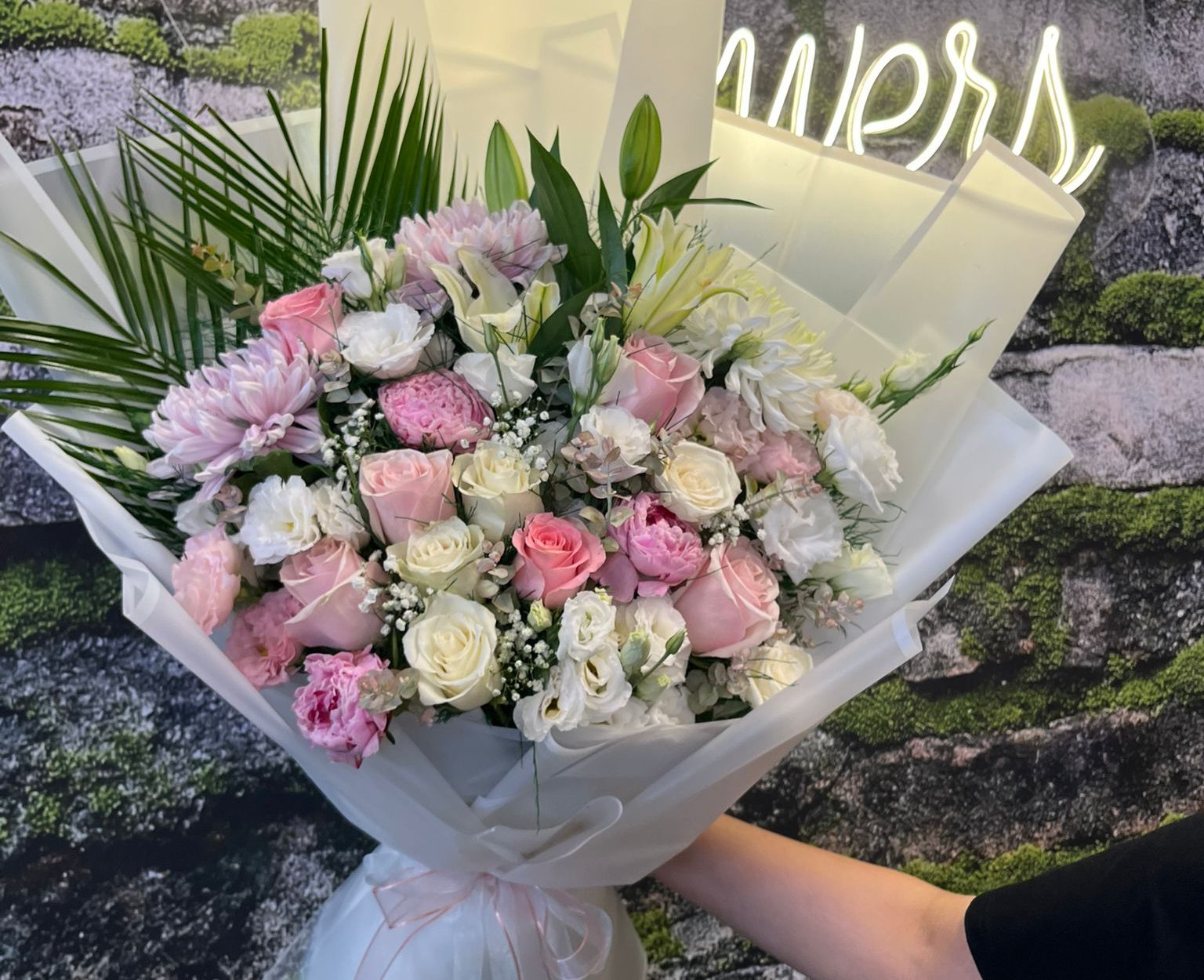 Mega Boy DeluxePinkLove İthal Gül& Anastasia& Şakayık Buketi.100cm