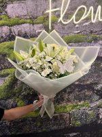 🌼 Orta Boy Beyaz Papatya ve Lilyum Buketi  🦋