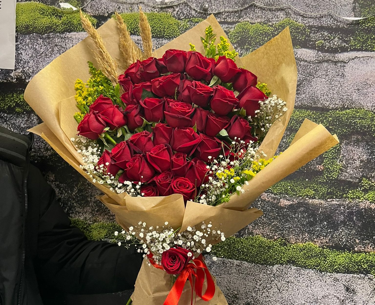 51'Li Kraft Kağıtta Kırmızı Gül Buketi