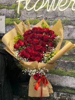 51'Li Kraft Kağıtta Kırmızı Gül Buketi - Görsel 3