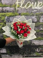 15 Adet Kırmızı Gül Buketi – Aşkın Zarif Sembolü - Görsel 4