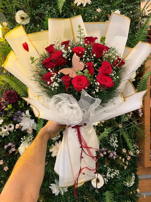 15'Li Beyaz Tüllü Kırmızı Gül Buketi - Görsel 2