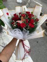 15'Li Beyaz Tüllü Kırmızı Gül Buketi