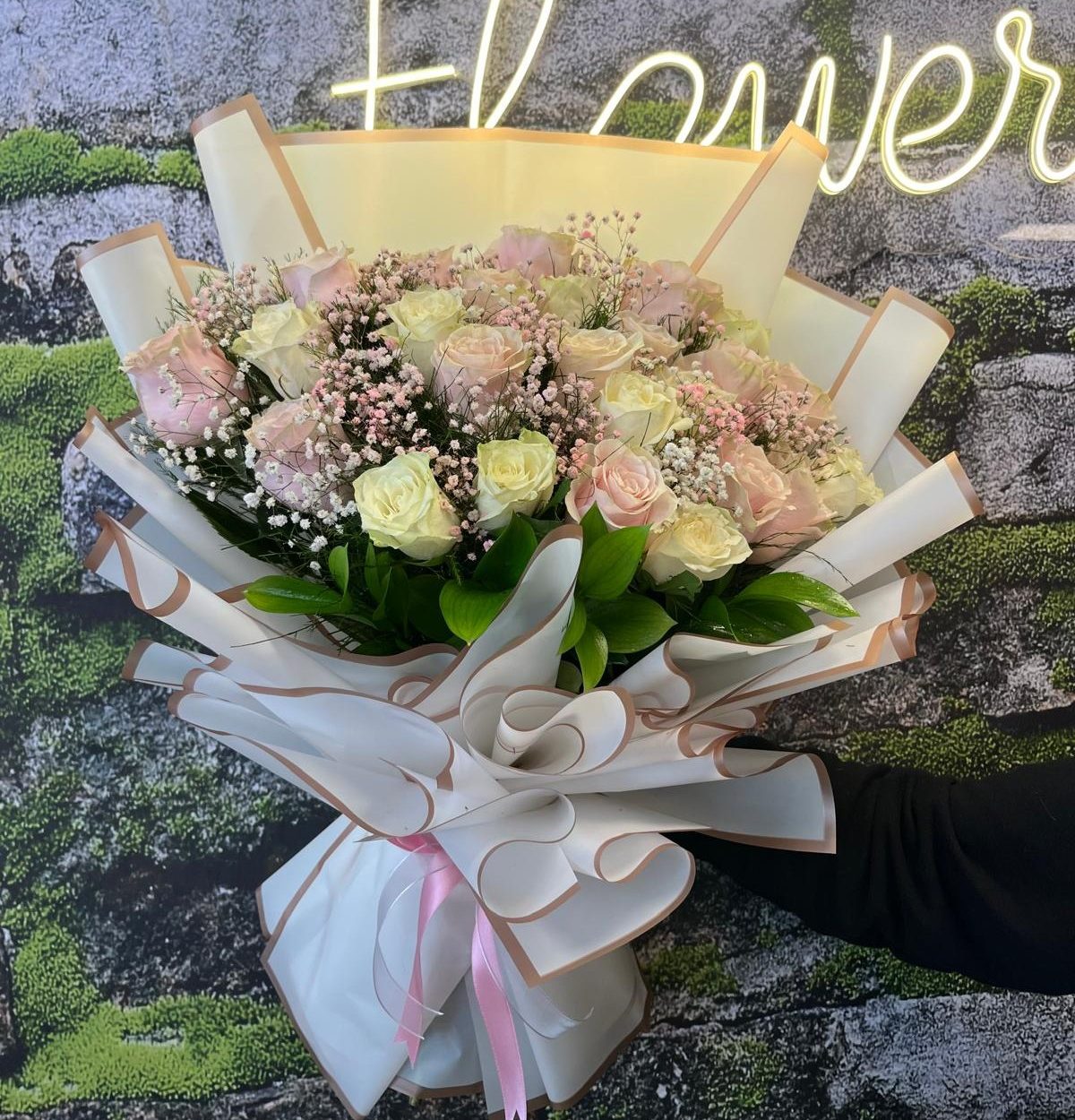🌹30 Adet İthal Pembe-Beyaz Gül Buketi 💎