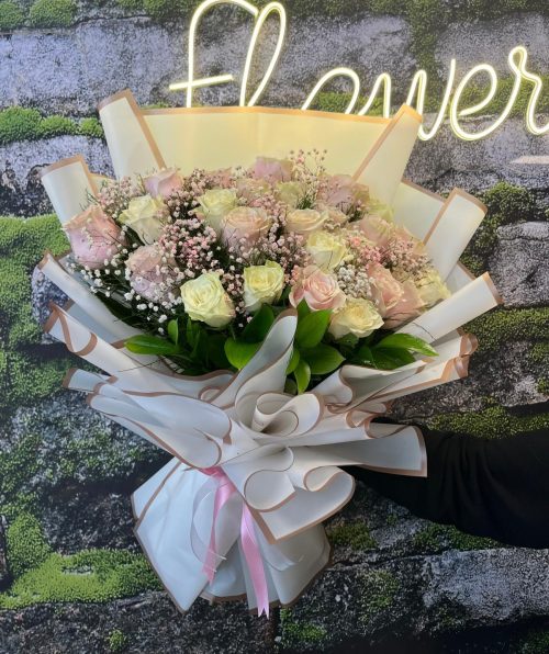 🌹30 Adet İthal Pembe-Beyaz Gül Buketi 💎 - Görsel 1