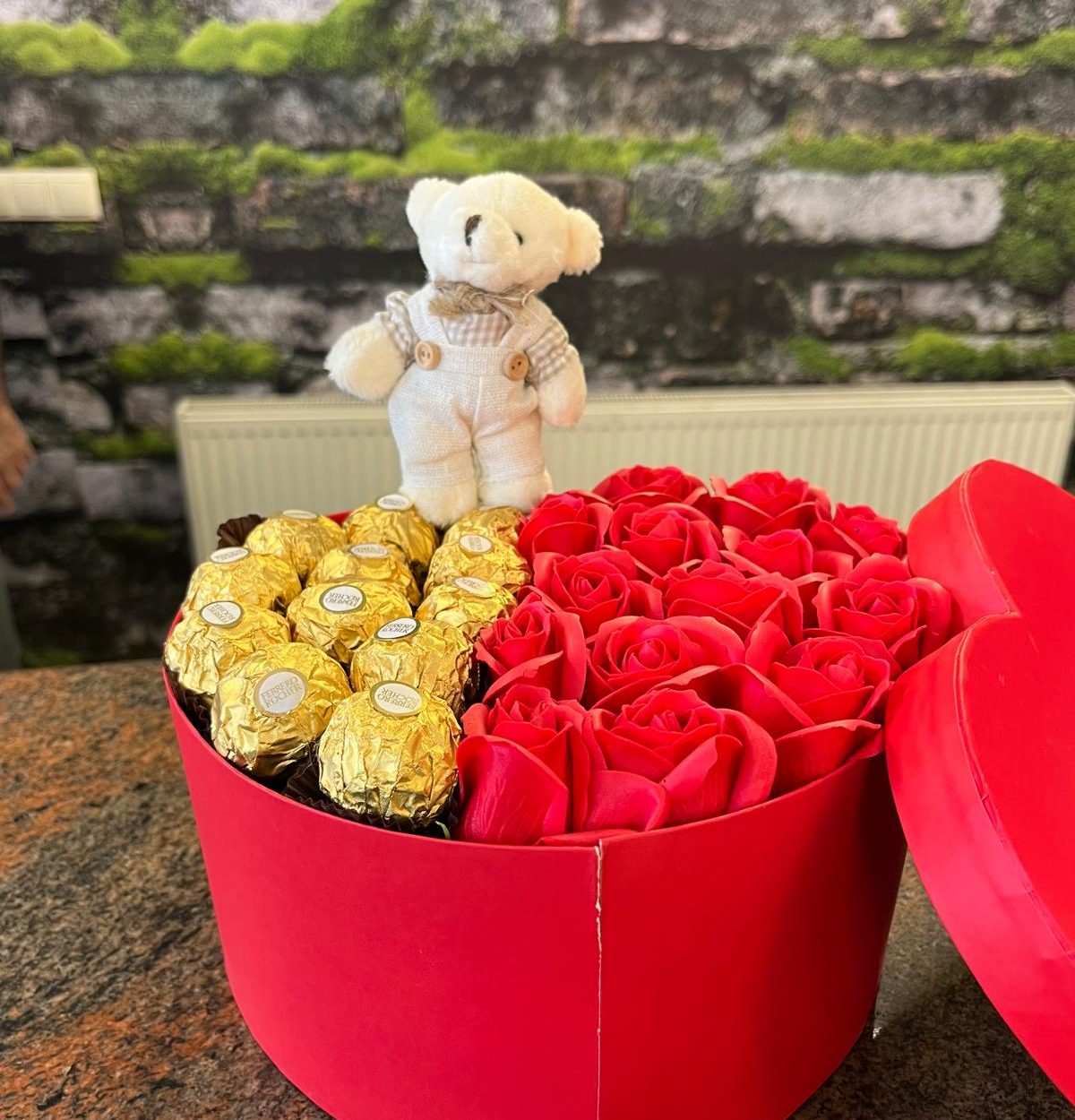 ❤️Kırmızı Kalp Kutuda Sabun Gül-Çikolata Aranjmanı 🍫🐻