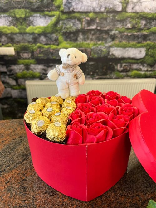 ❤️Kırmızı Kalp Kutuda Sabun Gül-Çikolata Aranjmanı 🍫🐻 - Görsel 1