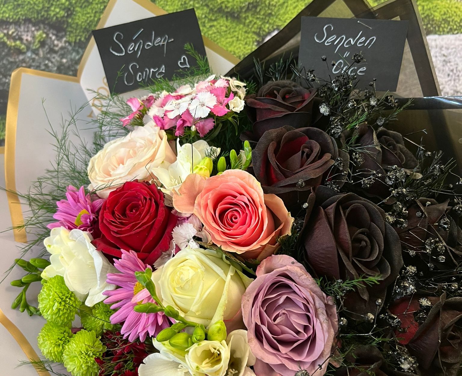Büyük Boy Canlı Senden Önce Senden Sonra Buketi 🌹🖤 Renkli ve Cesur Tasarım