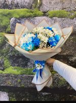 💙 Mavi Beyaz Papatya Buketi – Saflığın ve Huzurun Buluşması 🤍