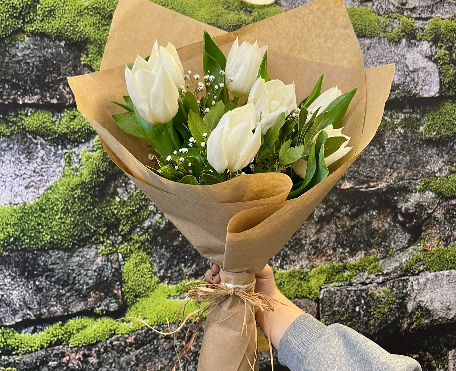 🤍 Beyaz Lale Buketi – Saflığın ve Zarafetin Simgesi 🌷