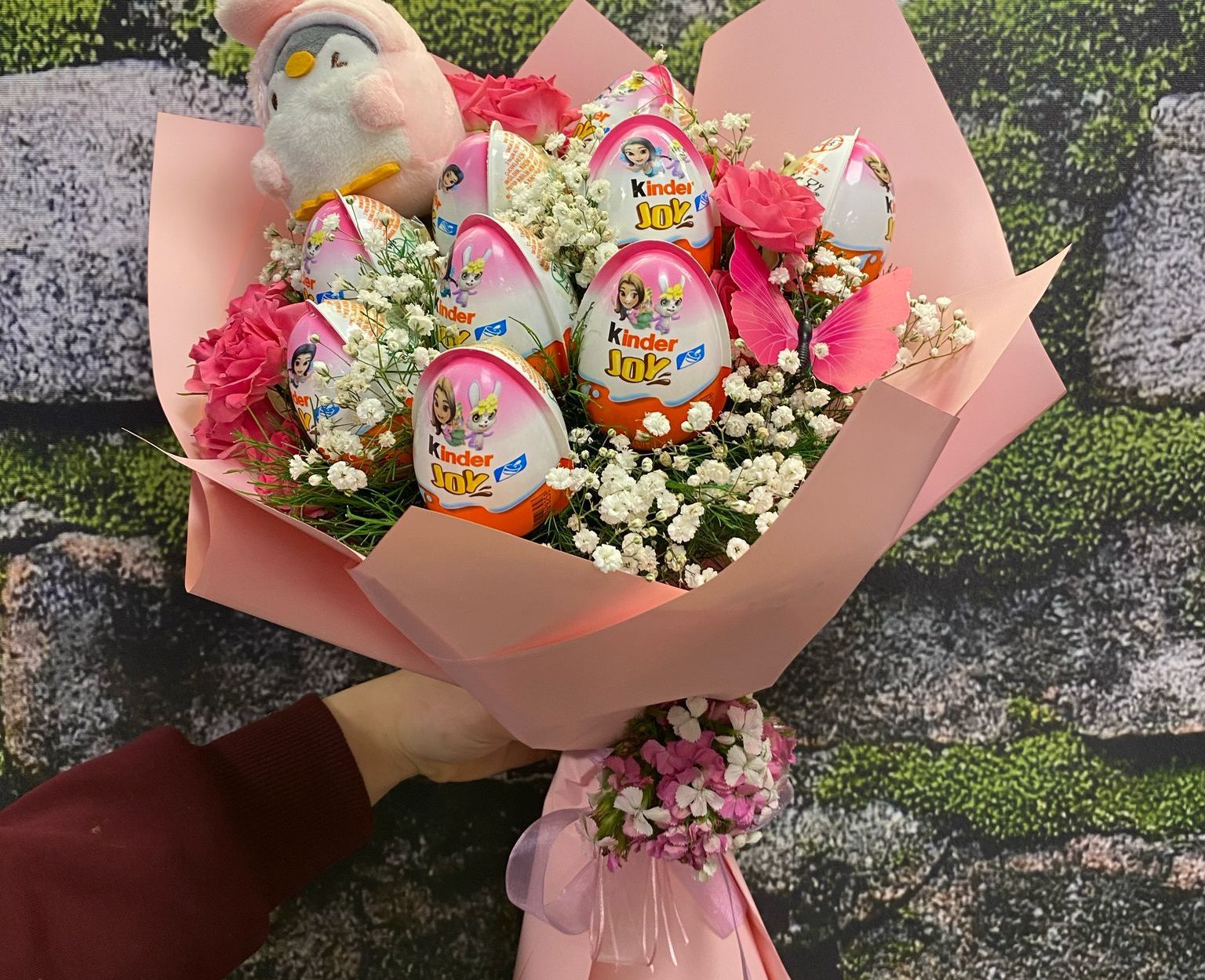 Pembe Kinder Joy Ayıcık ve Gül Buketi 🌸✨
