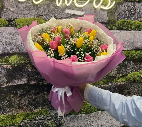 🌷 Pembe Sarı Lale Buketi – Neşenin ve Zarafetin Renkli Uyumu 💛💗 - Görsel 1