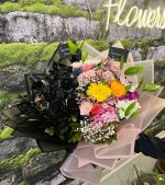 MEGA BOY Senden Önce Senden Sonra Buketi 🌹🖤 Renkli ve Cesur Tasarım