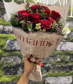 Kraft Kağıtta 9 Kırmızı Gül Buketi 🌹 Pinterest Tarzı Aşk Dokunuşu - Görsel 3