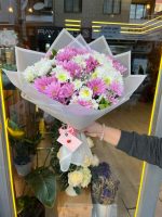 Soft Papatya Buketi 🌸 Beyaz Şeffaf Kâğıtta Şık ve Zarif Tasarım