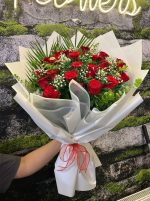 21'Li Beyaz Sarım Kırmızı Gül Buketi