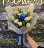 Mavi Beyaz İthal Gül Buketi