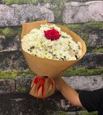 Kraft Kağıtta Gül Beyaz Papatya Buketi - Görsel 3