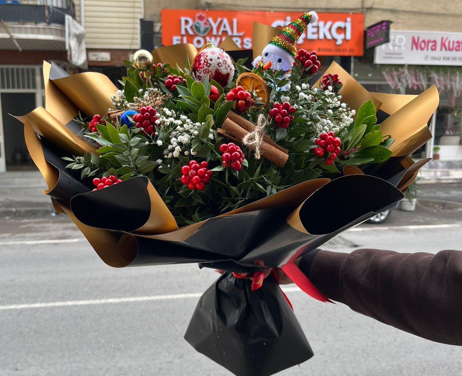 🎄✨ MEGA BOY Yılbaşı Kokina Buketi 🌿❤️ – Kuru Portakal, Tarçın, Kar Topu & Aksesuarlı Lüks Tasarım Çiçek 🎁