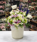 🧸💐 Ayıcıklı Frezya & Lavanta Aranjmanı