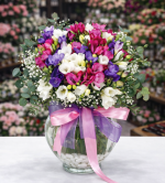 💜🌸 Cam Fanusta Rengarenk Frezya Aranjmanı