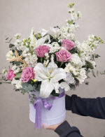 💜 Premium Kutuda Lilyum, İthal Lila Gül & Beyaz Şebboy Aranjmanı