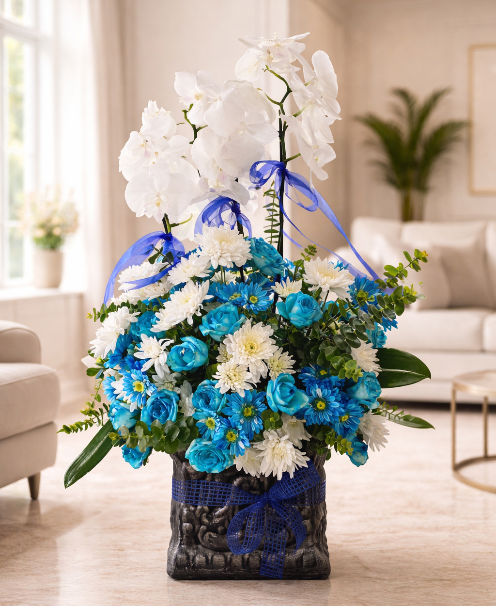 4 Dal Beyaz Orkide & Mavi Gül Aranjmanı | Premium Tasarım 💙🤍