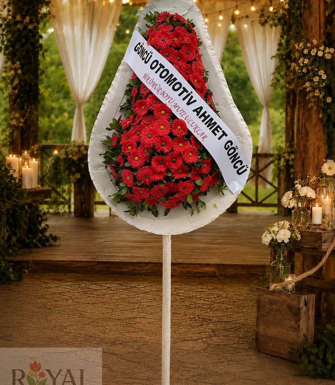 Yapay kırmızı gerbera çiçekleriyle hazırlanan düğün ve açılış çelenk