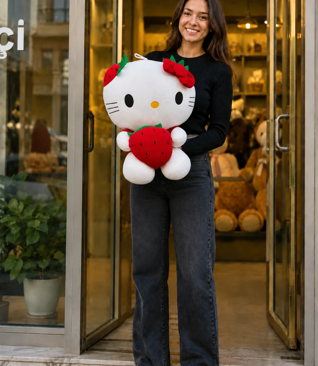 40 cm çilekli kırmızı fiyonklu Hello Kitty peluş oyuncak Royal Flowers İzmir