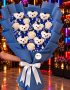 LED'li mega boy mavi elbiseli 7'li peluş ayıcık buketi, 5 beyaz gül ve mavi LED ışıklı Royal Flowers